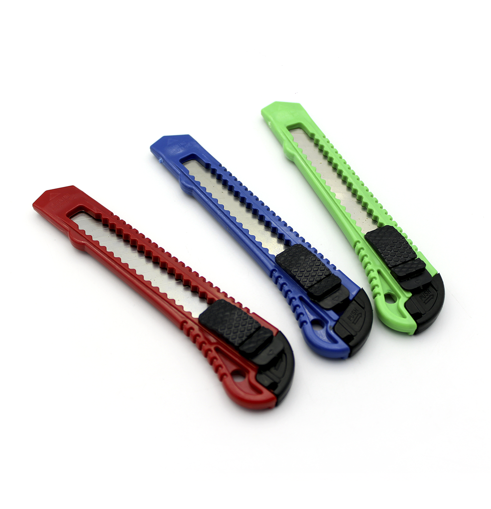 BISTURI GRANDE ECONOMICO DIFERENTES COLORES (DISPLAY X 12 UNDS) [PAC60040-HT80031]